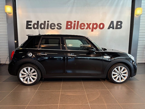 MINI Cooper S 3 of 5
