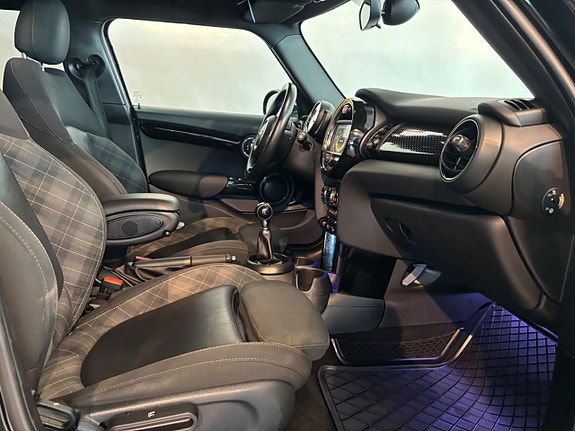 MINI Cooper S 10 of 14