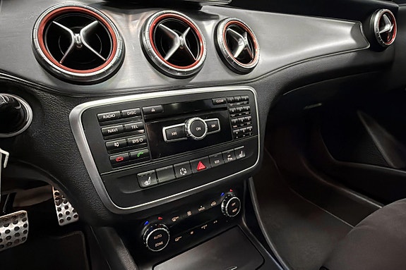 Mercedes-Benz CLA220 11 of 15