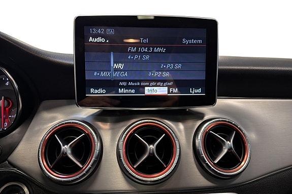 Mercedes-Benz CLA220 10 of 15
