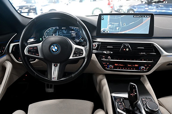 BMW 530e 15 of 24