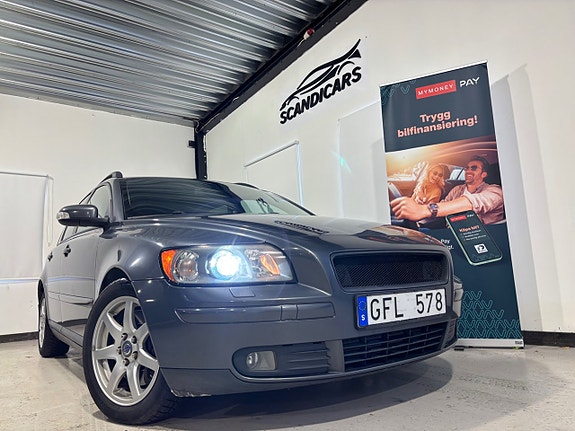 Volvo V50 3 of 20