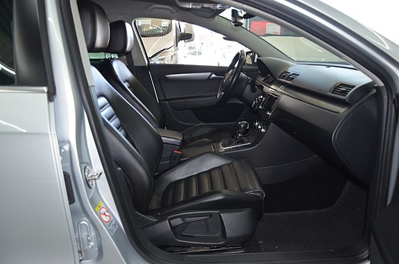 Volkswagen Passat 8 of 15