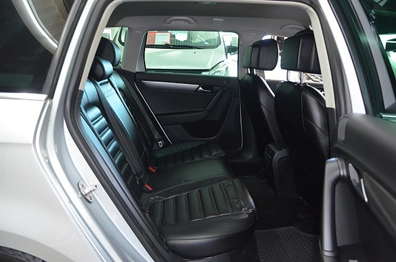 Volkswagen Passat 9 of 15