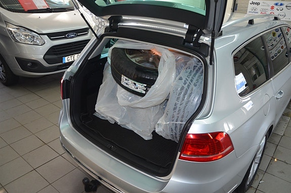 Volkswagen Passat 13 of 15