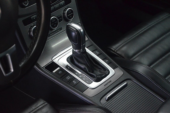 Volkswagen Passat 6 of 15