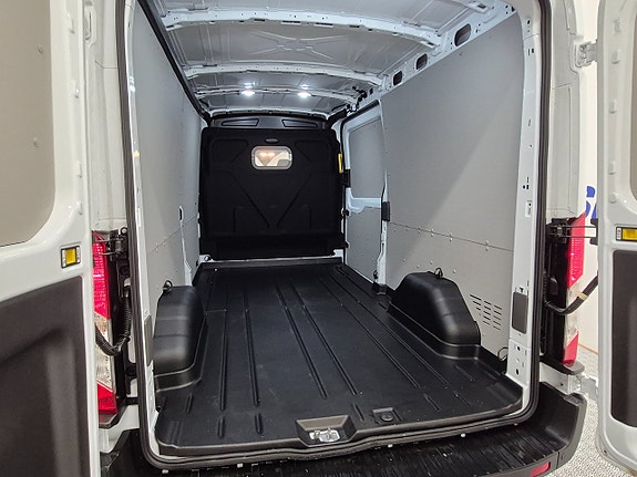 Ford Transit 7 of 8