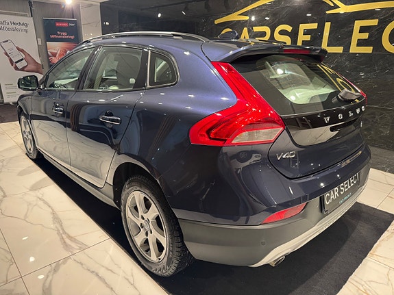 Volvo V40 Cross Country 3 of 20