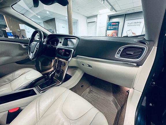 Volvo V40 Cross Country 15 of 20