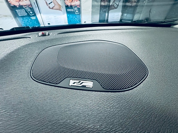 Volvo V40 Cross Country 13 of 20