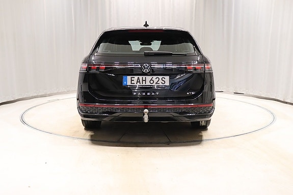 Volkswagen Passat 5 of 13