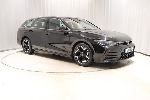 Volkswagen Passat 3 of 13