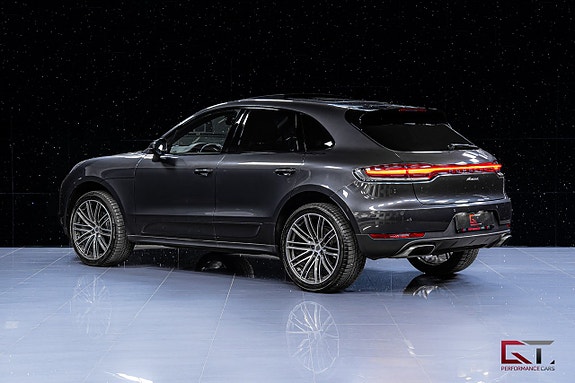 Porsche Macan 7 of 24