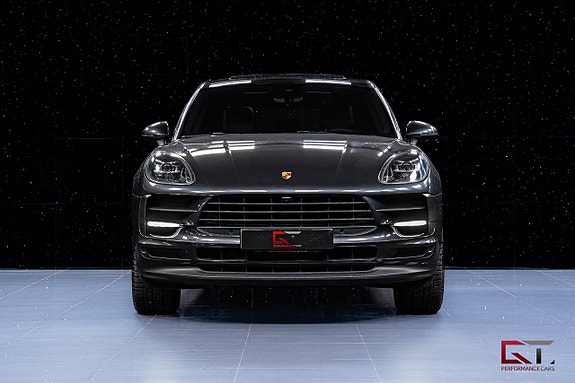 Porsche Macan 4 of 5