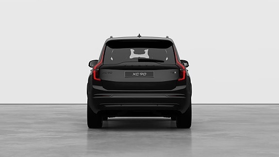 Volvo XC90 3 of 13