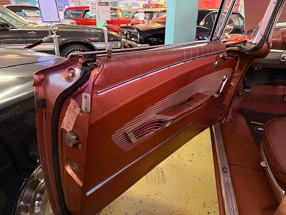 Chevrolet Impala 20 of 30