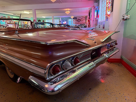 Chevrolet Impala 10 of 30