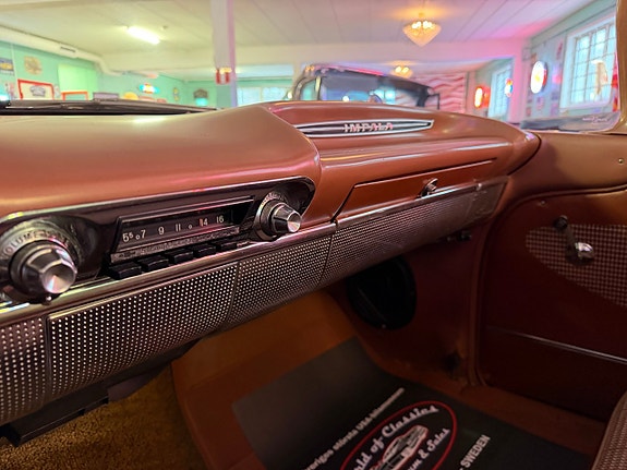 Chevrolet Impala 25 of 30