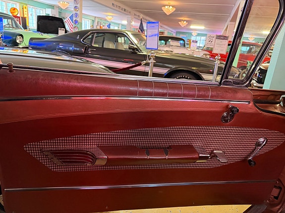 Chevrolet Impala 21 of 30