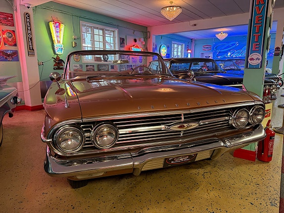 Chevrolet Impala 2 of 30