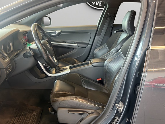 Volvo V60 12 of 27