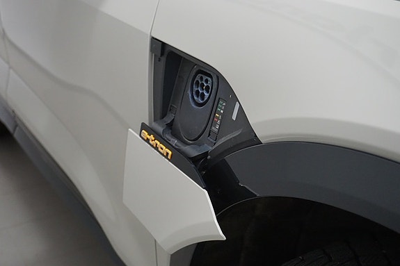 Audi e-tron 5 of 5