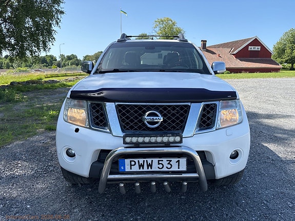 Nissan Navara 2 of 5