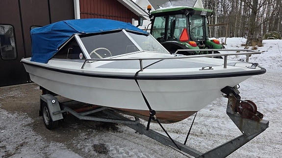 Ryds Hajen Sport (endast båt utan motor) inklusive 80-traile