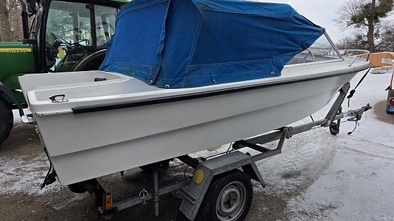 Ryds Hajen Sport (endast båt utan motor) inklusive 80-traile 6 of 7