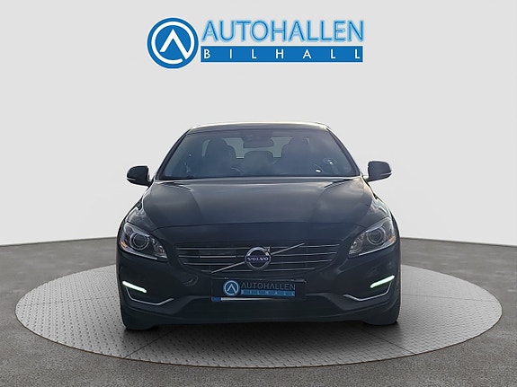 Volvo S60 2 of 5