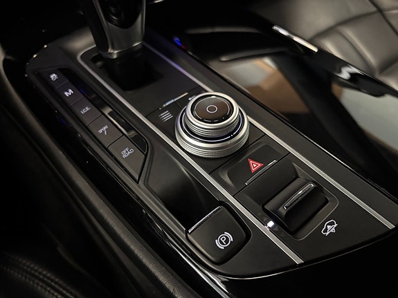 Maserati Levante 13 of 24