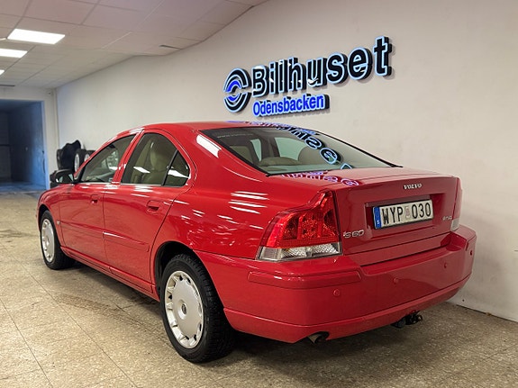 Volvo S60 4 of 5