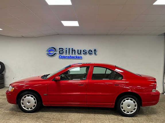 Volvo S60 2 of 5