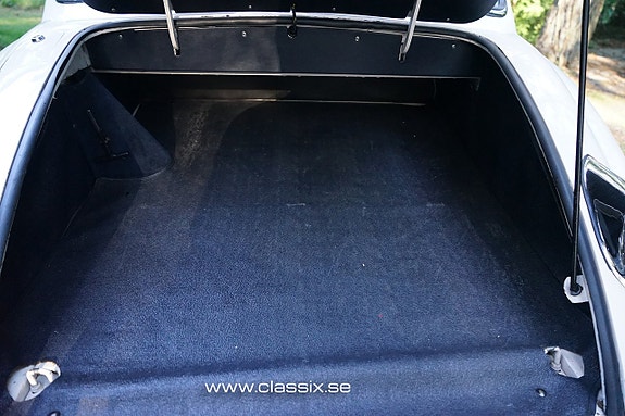 Jaguar XK150 13 of 16