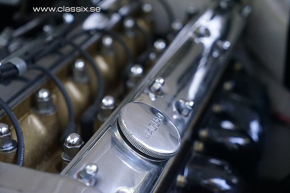 Jaguar XK150 8 of 16
