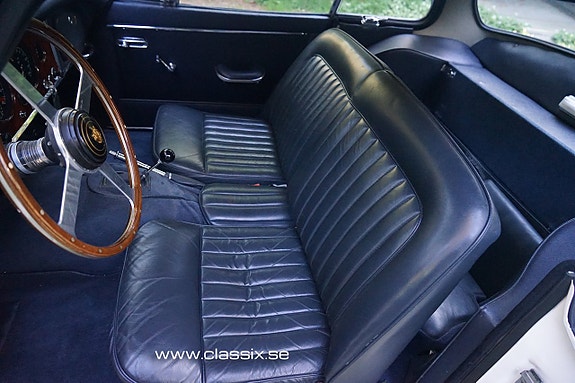 Jaguar XK150 4 of 5