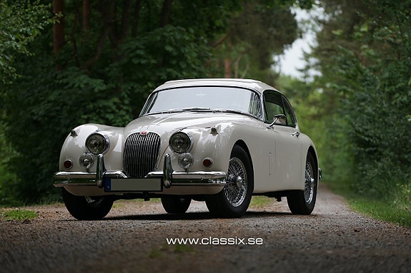 Jaguar XK150 2 of 5