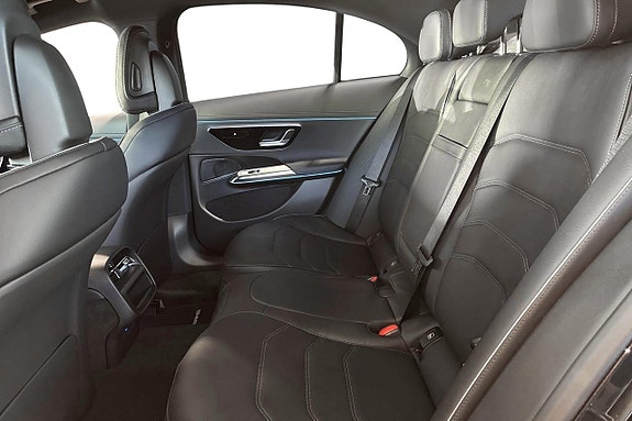 Mercedes-Benz E400 e 6 of 12