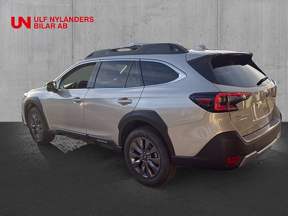 Subaru Outback 2 of 5