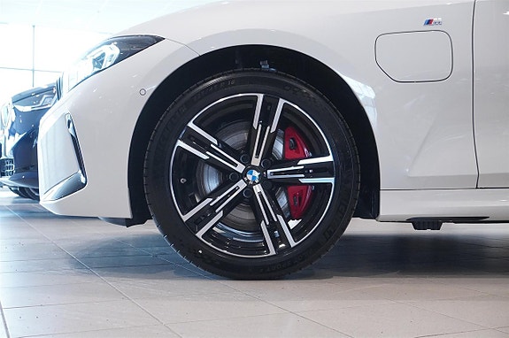 BMW 330e 13 of 13