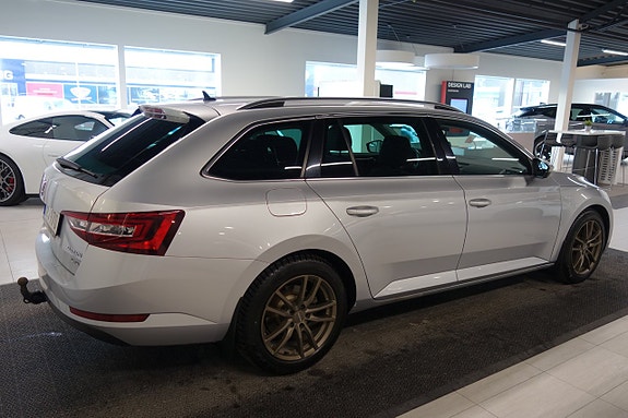 Skoda Superb 3 of 5