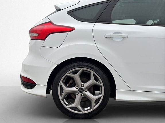 Ford Focus 23 of 24