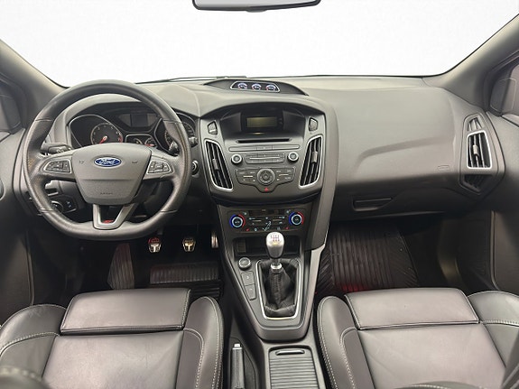 Ford Focus 9 of 24