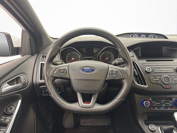 Ford Focus 10 of 24