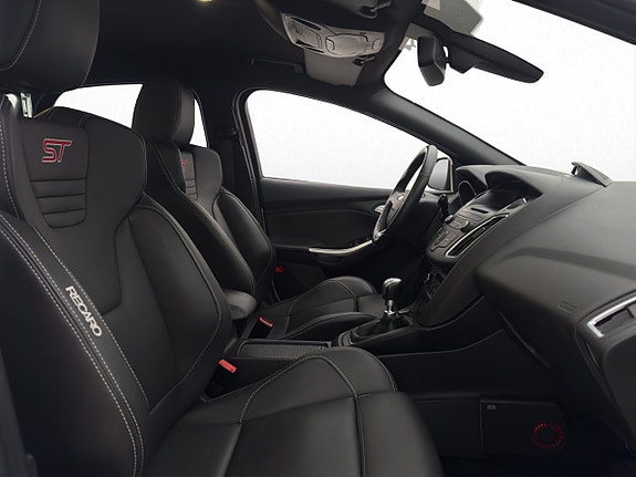 Ford Focus 17 of 24
