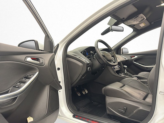 Ford Focus 8 of 24