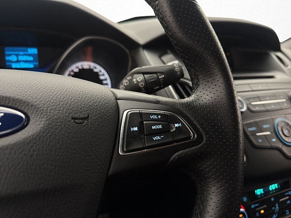 Ford Focus 12 of 24
