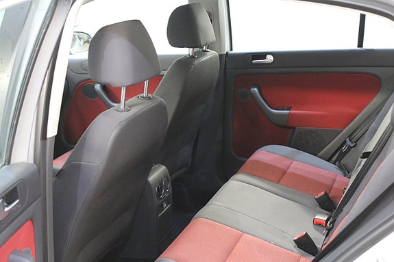 Volkswagen Golf Plus 9 of 10