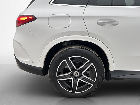 Mercedes-Benz GLC400 e 30 of 30