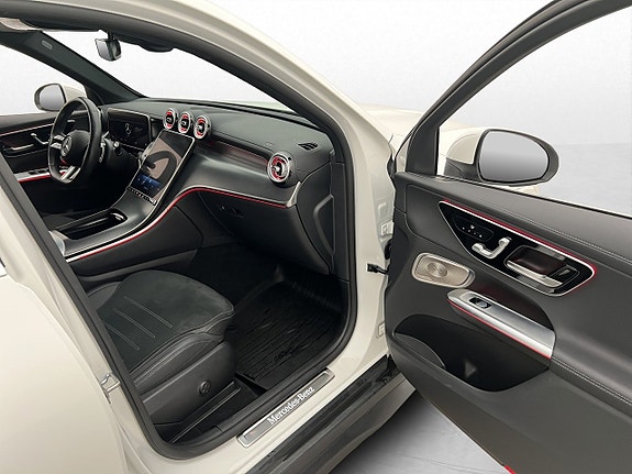 Mercedes-Benz GLC400 e 22 of 30